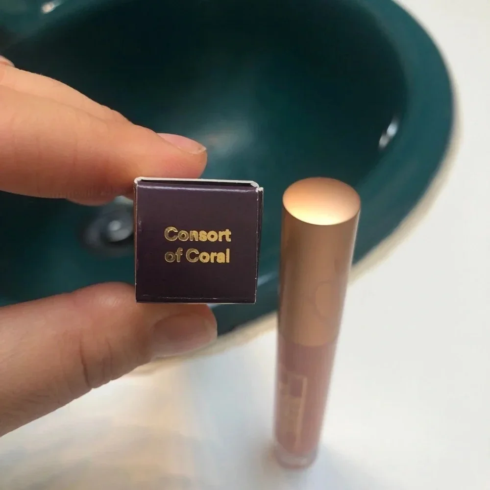 NIB LIPSTICK QUEEN CONSORT OF CORAL LIP GLOSS